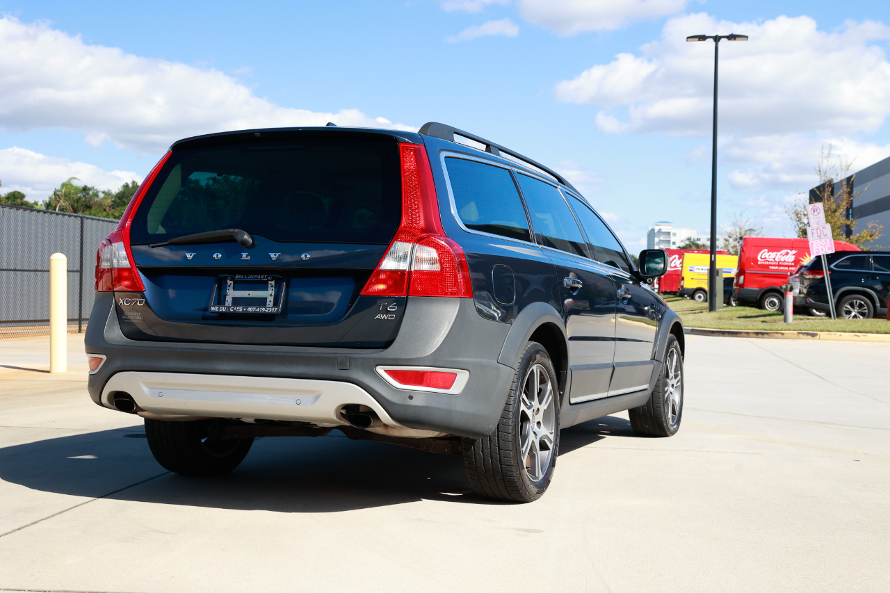 Volvo XC70  2013 Volvo XC70  2013
