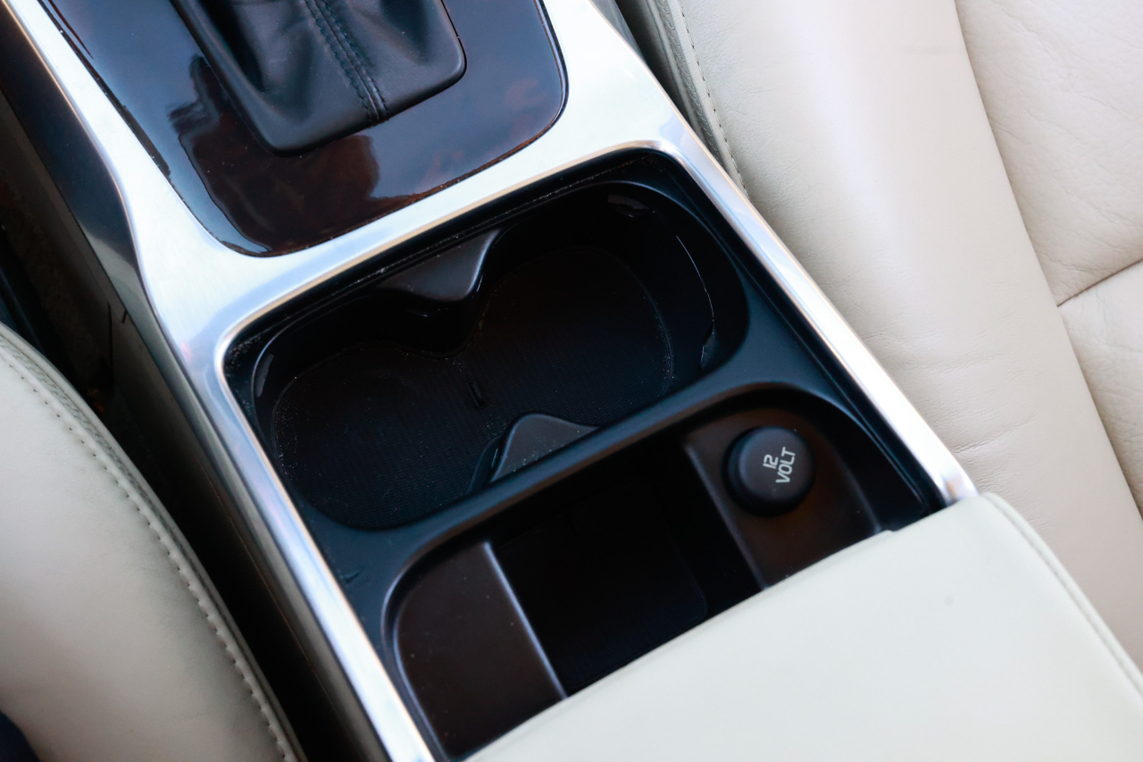 Volvo XC70  2013 Volvo XC70  2013