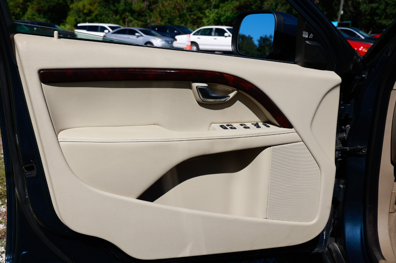 Volvo XC70  2013 Volvo XC70  2013