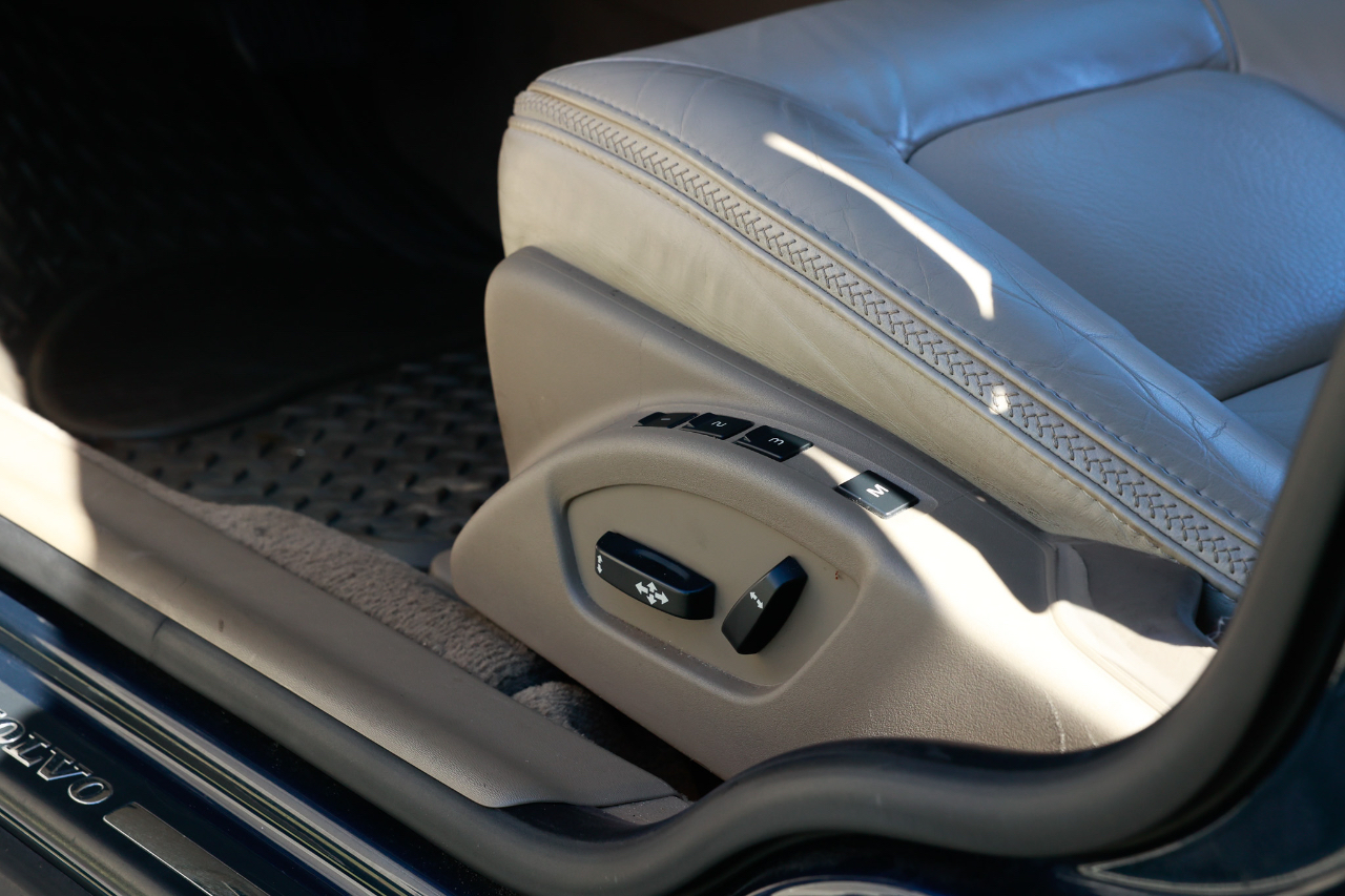 Volvo XC70  2013 Volvo XC70  2013