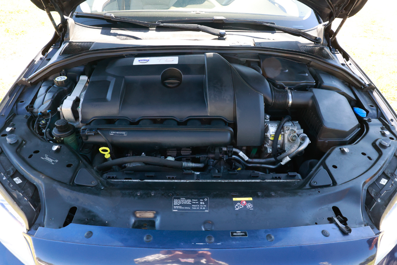 Volvo XC70  2013 Volvo XC70  2013