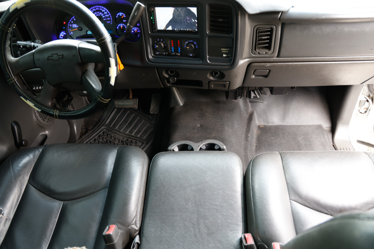 2003 Chevrolet Silverado 1500 Work Truck photo 2