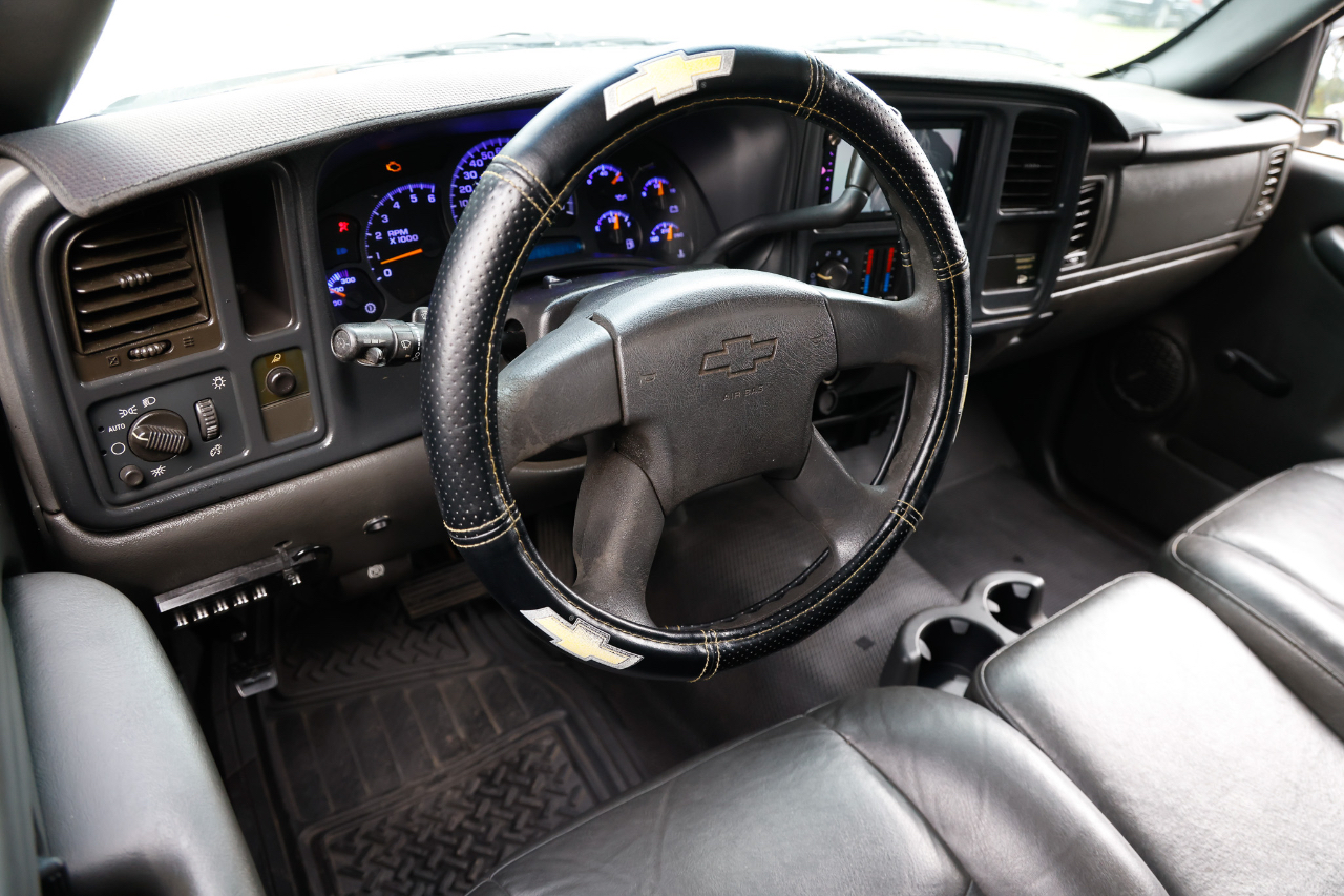2003 Chevrolet Silverado 1500 Work Truck photo 4