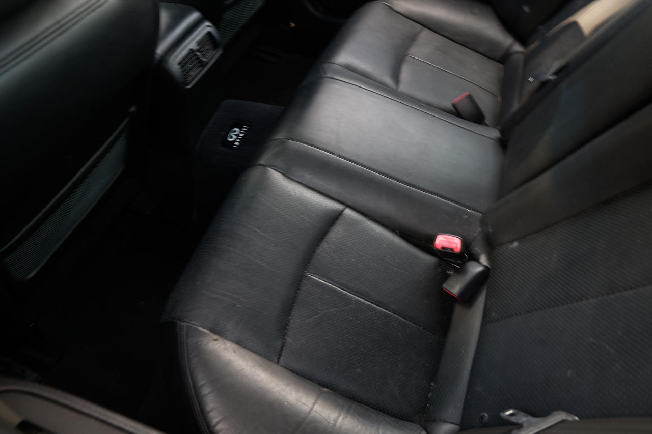 2011 Infiniti G37 photo 4