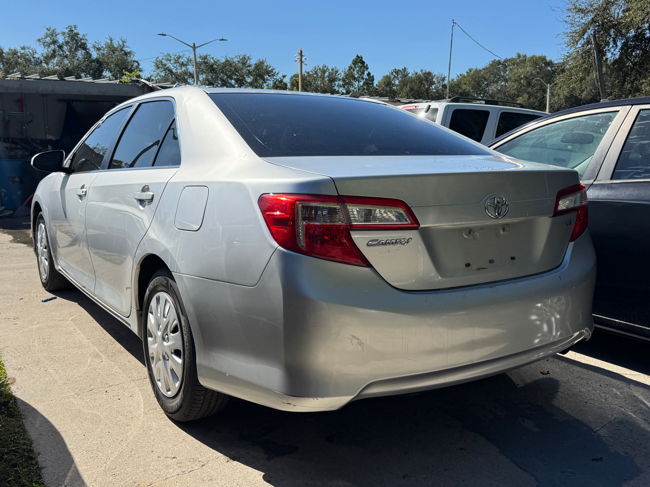 2013 Toyota Camry L photo 2