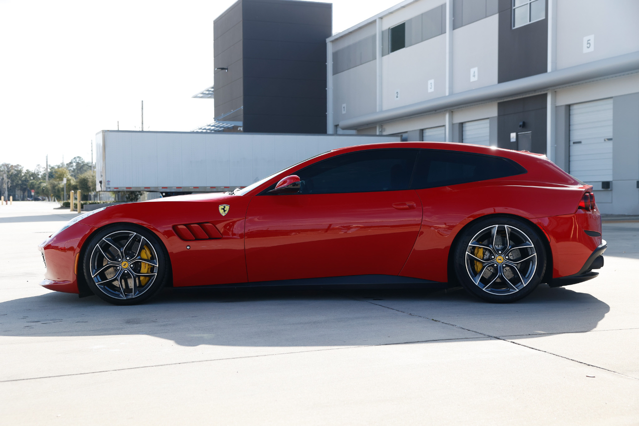 Ferrari GTC4Lusso  2019