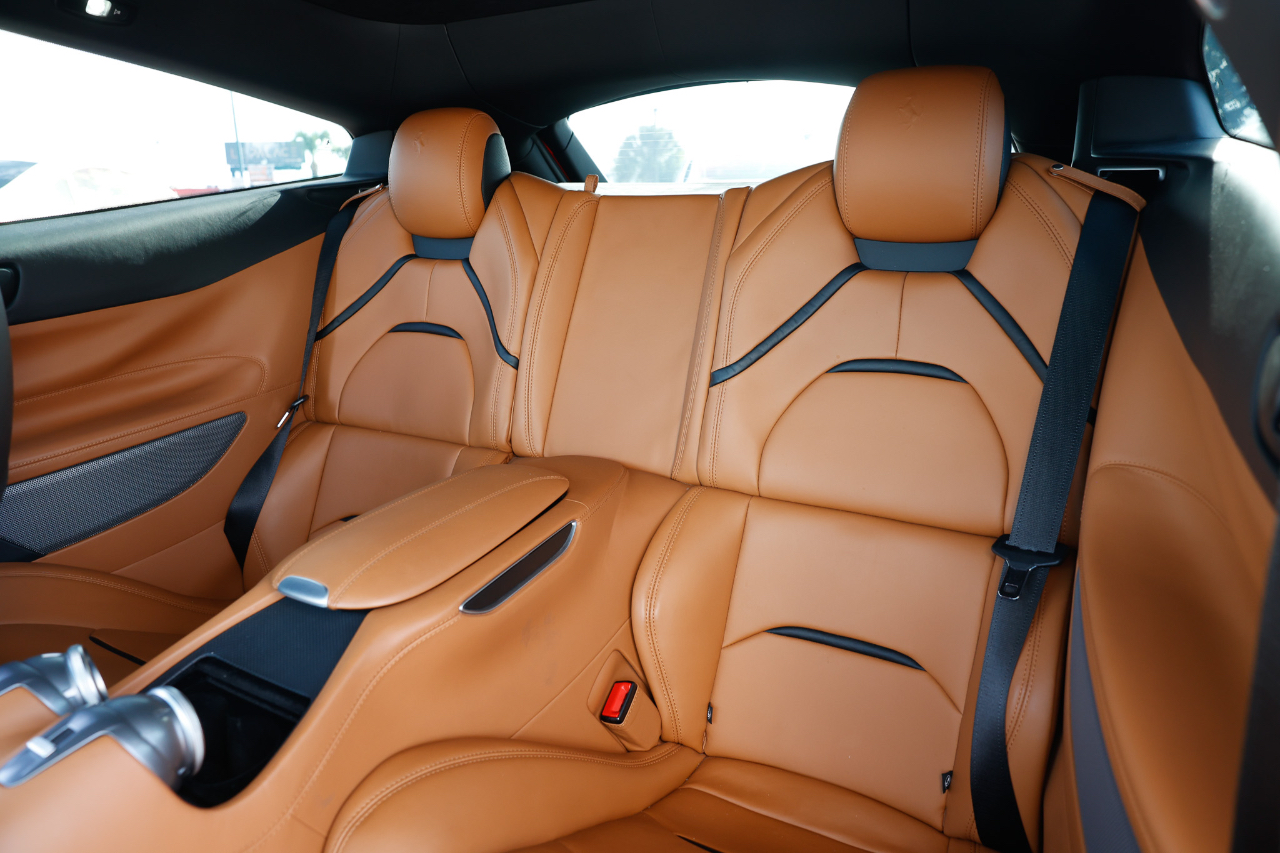 Ferrari GTC4Lusso  2019