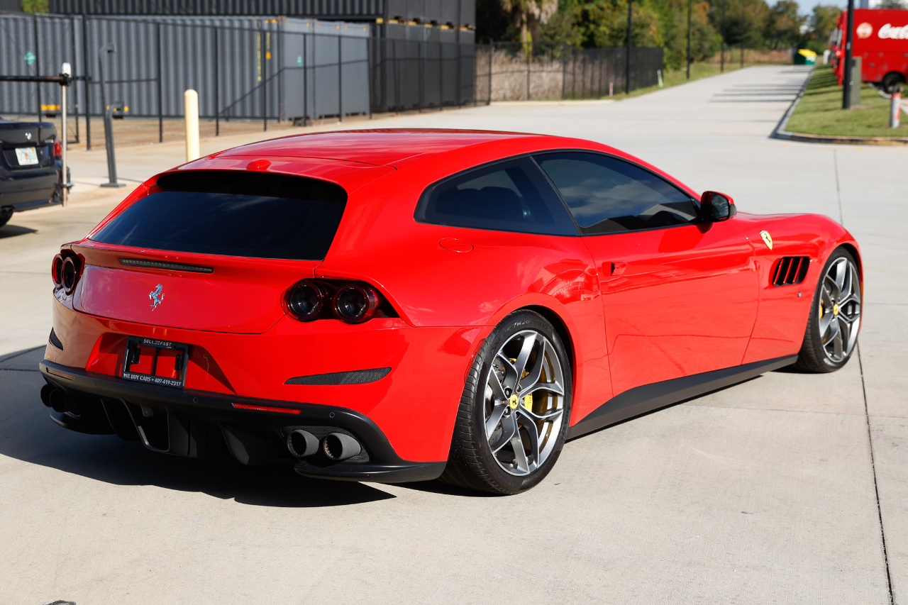 Ferrari GTC4Lusso  2019