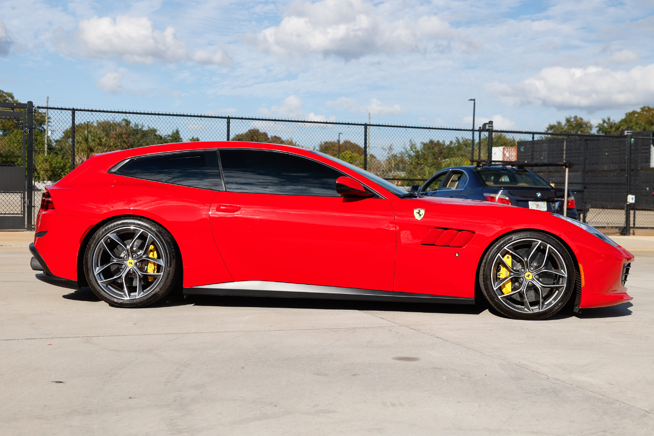 Ferrari GTC4Lusso  2019