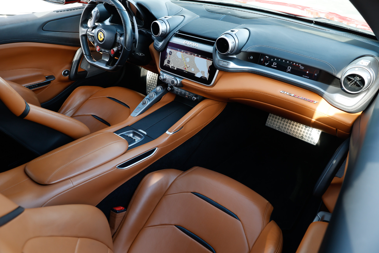 Ferrari GTC4Lusso  2019