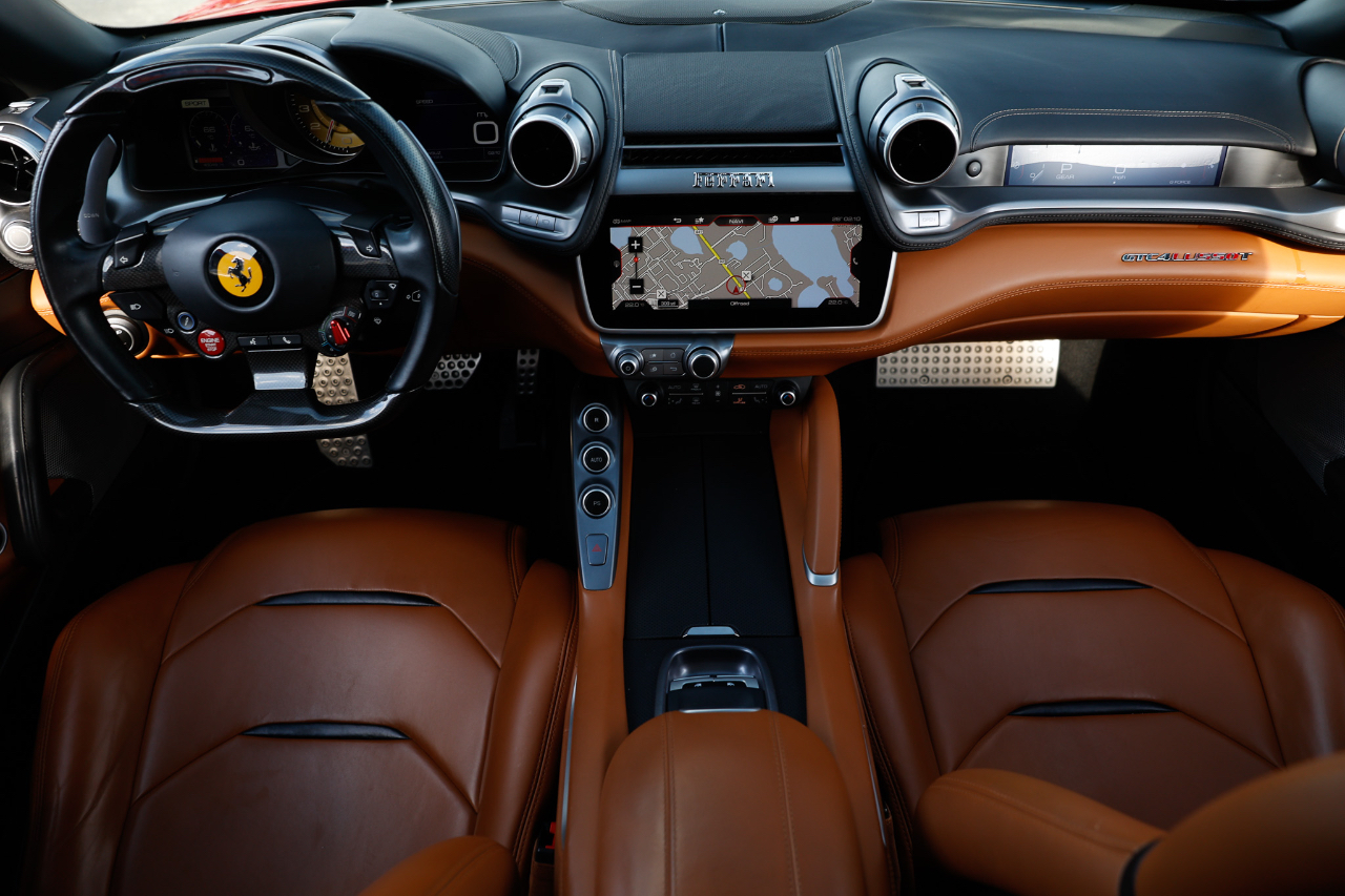 Ferrari GTC4Lusso  2019