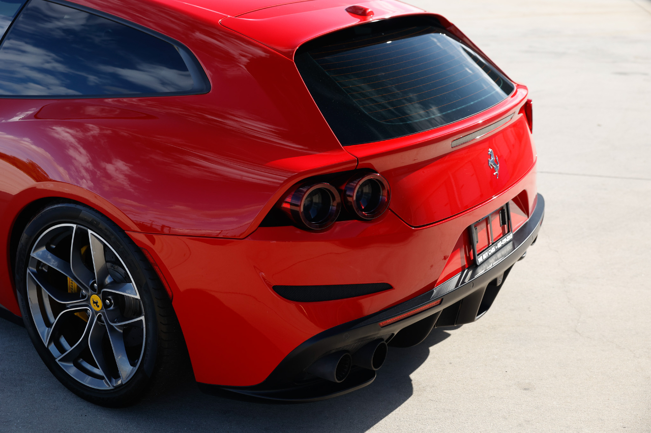 Ferrari GTC4Lusso  2019
