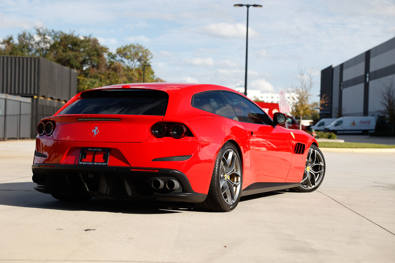 Ferrari GTC4Lusso  2019