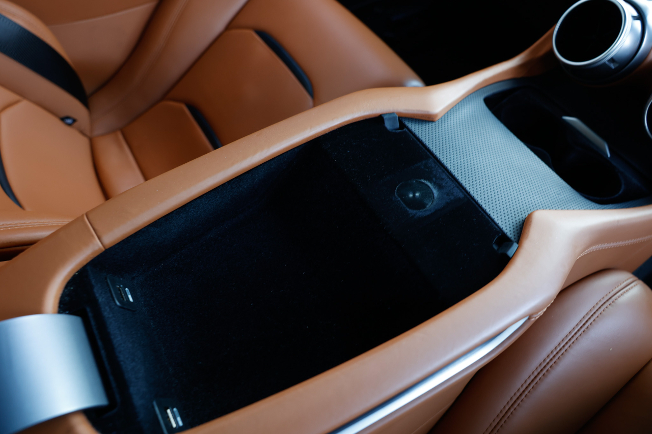 Ferrari GTC4Lusso  2019