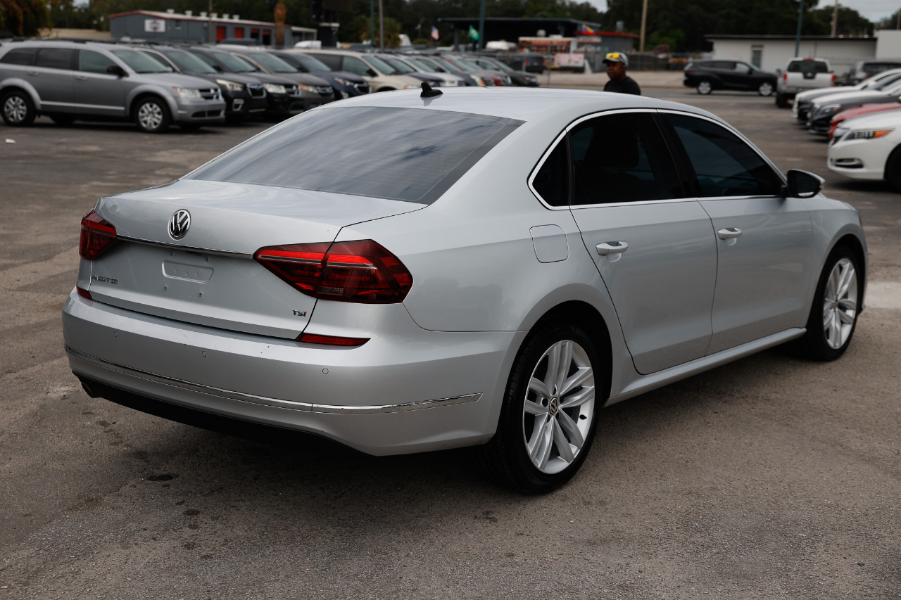 Volkswagen Passat SE 2018