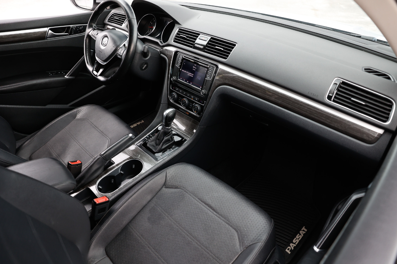 Volkswagen Passat SE 2018