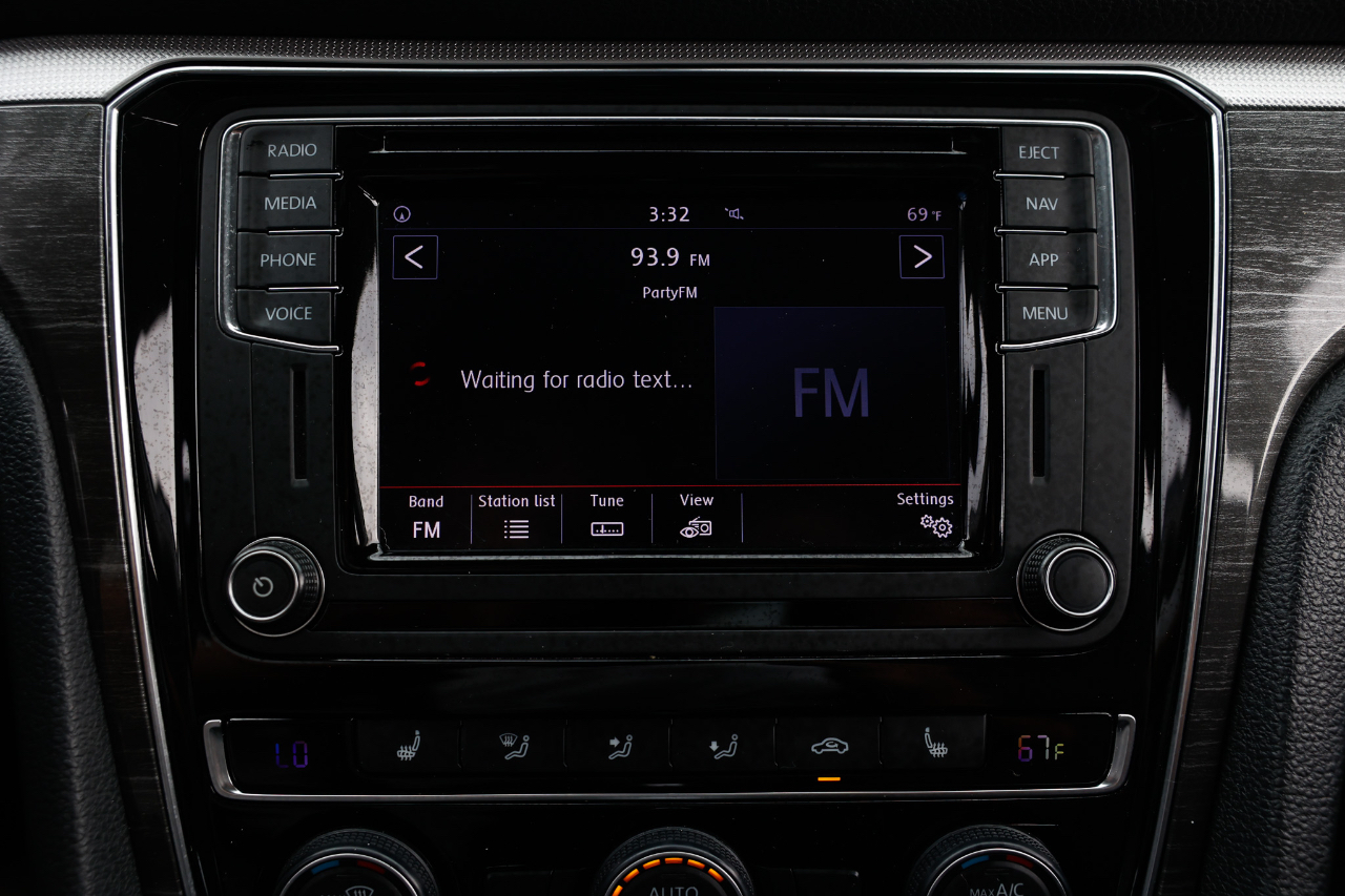 Volkswagen Passat SE 2018