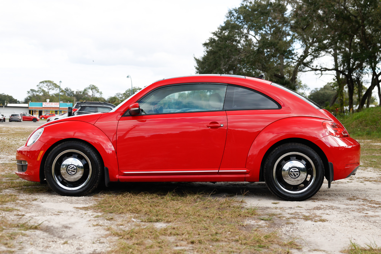 Volkswagen Beetle Coupe  2013