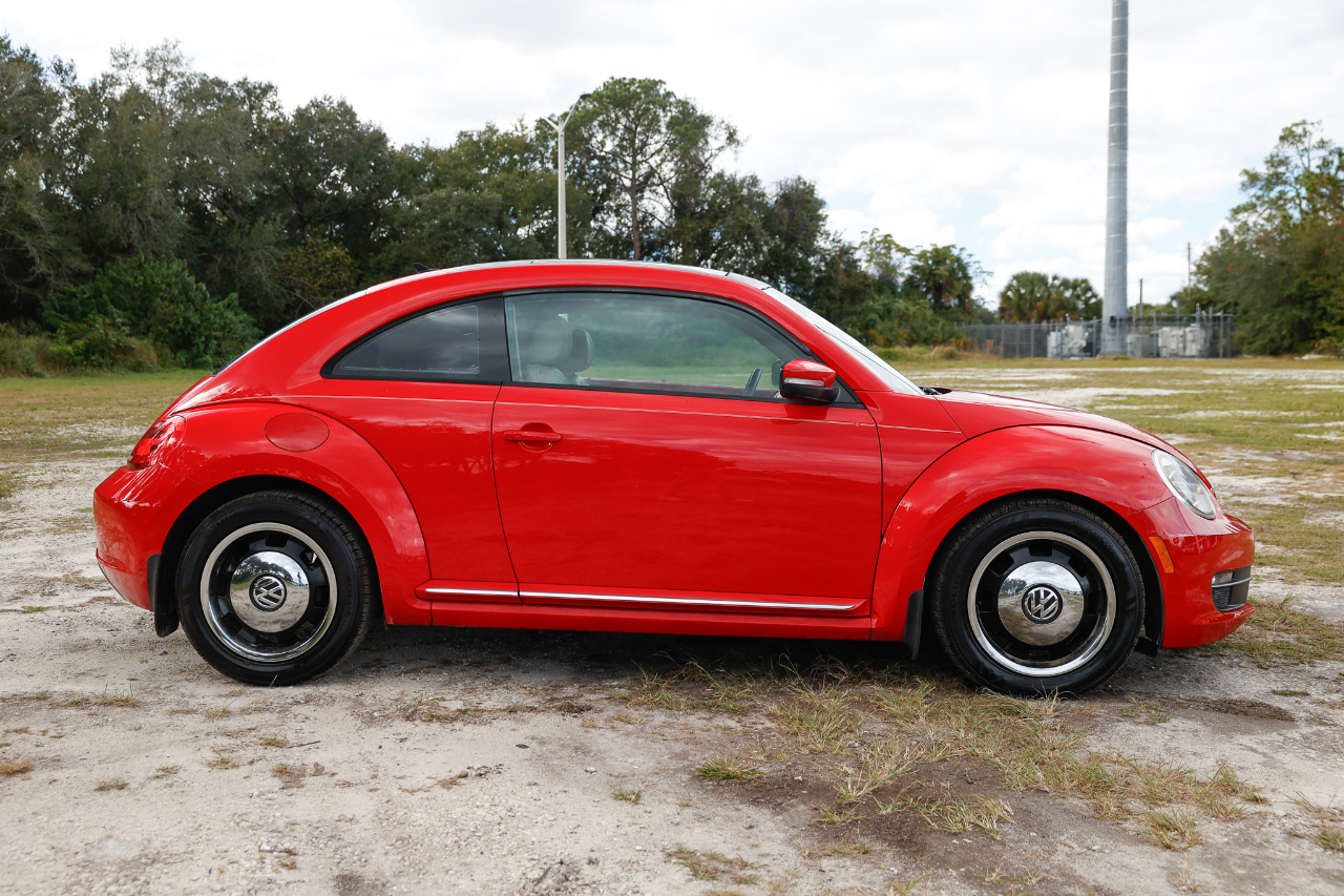 Volkswagen Beetle Coupe  2013