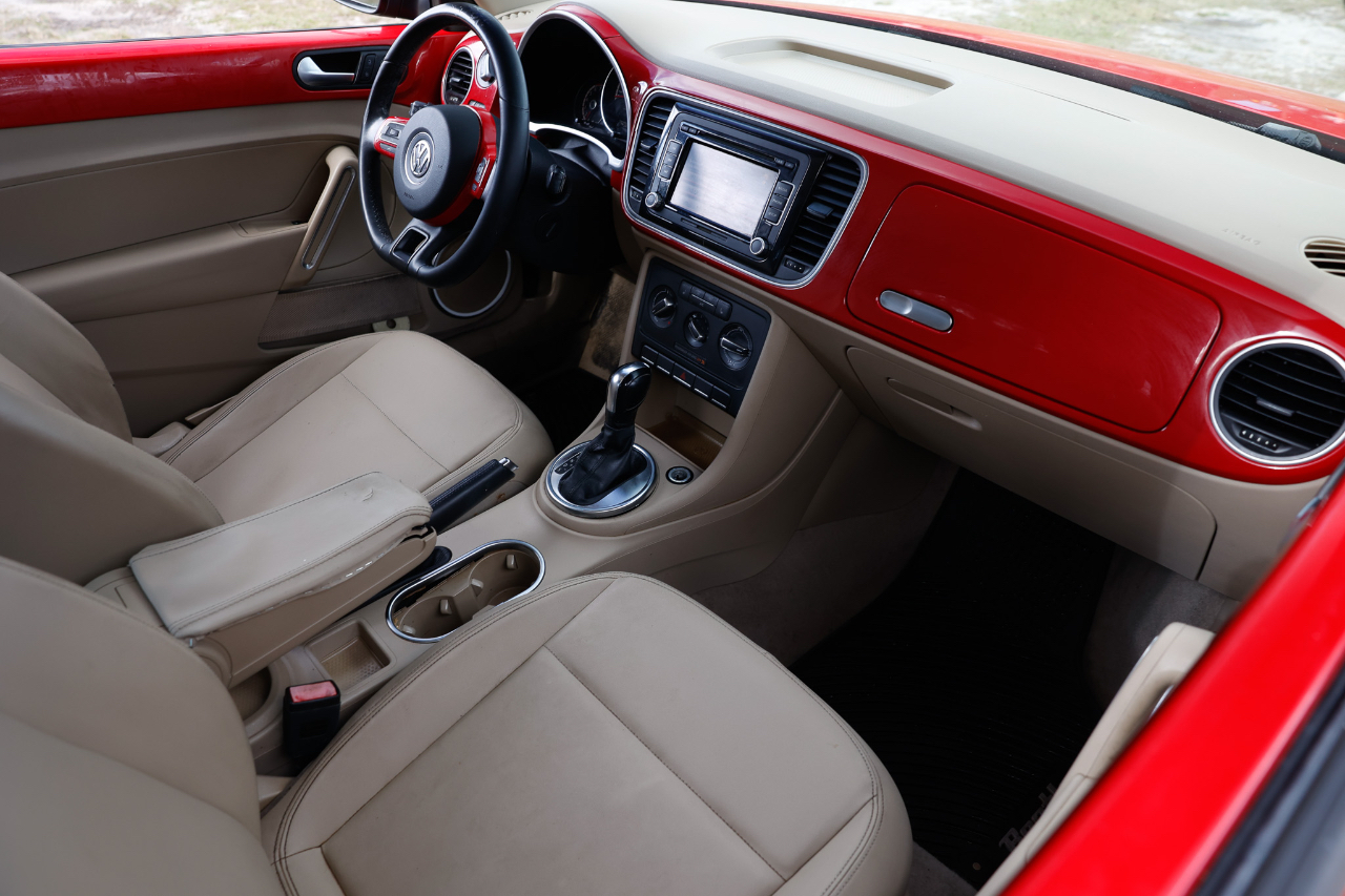 Volkswagen Beetle Coupe  2013