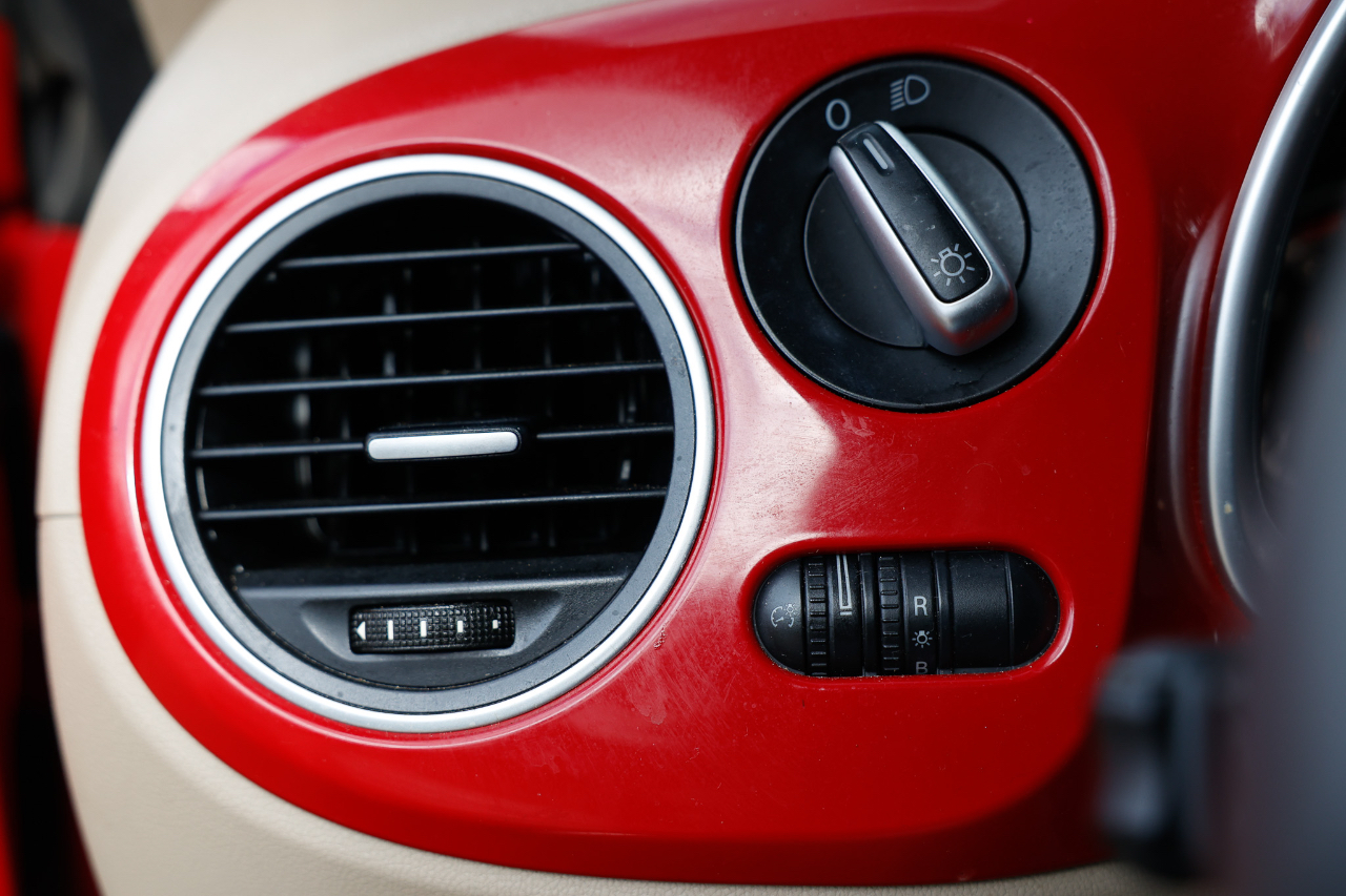 Volkswagen Beetle Coupe  2013