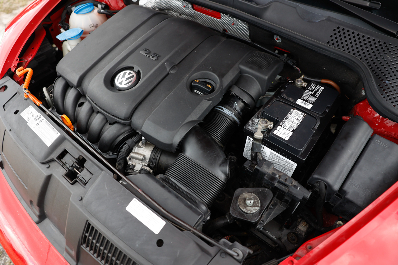 Volkswagen Beetle Coupe  2013