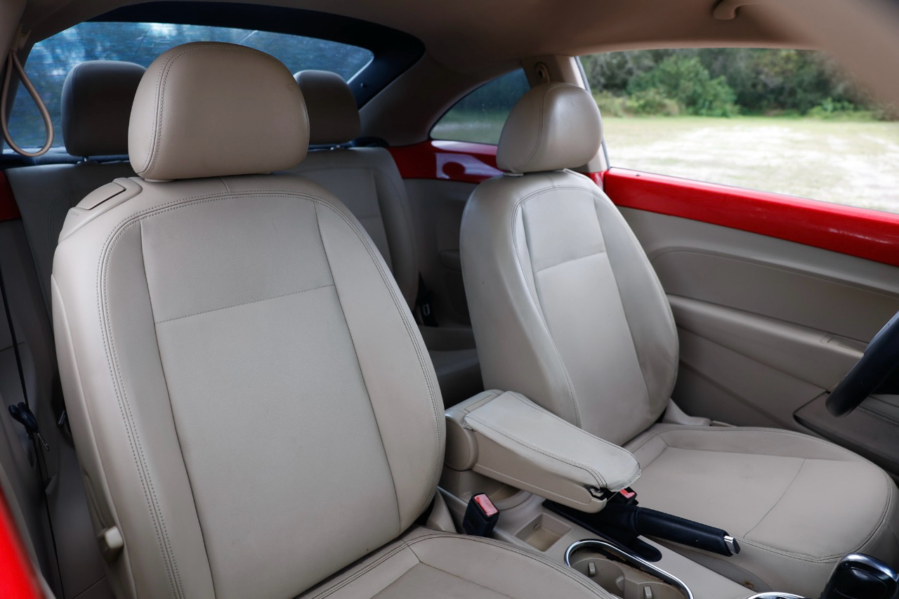 Volkswagen Beetle Coupe  2013