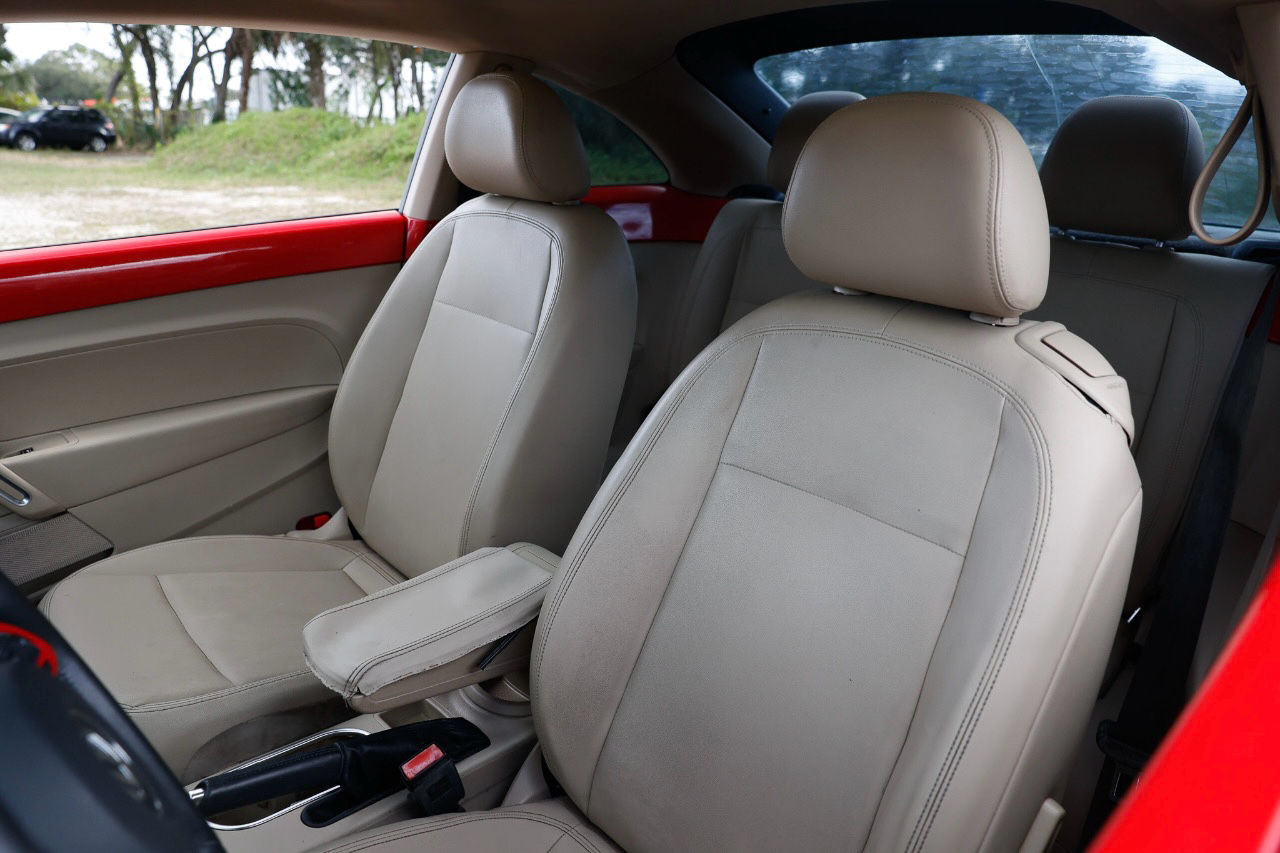 Volkswagen Beetle Coupe  2013