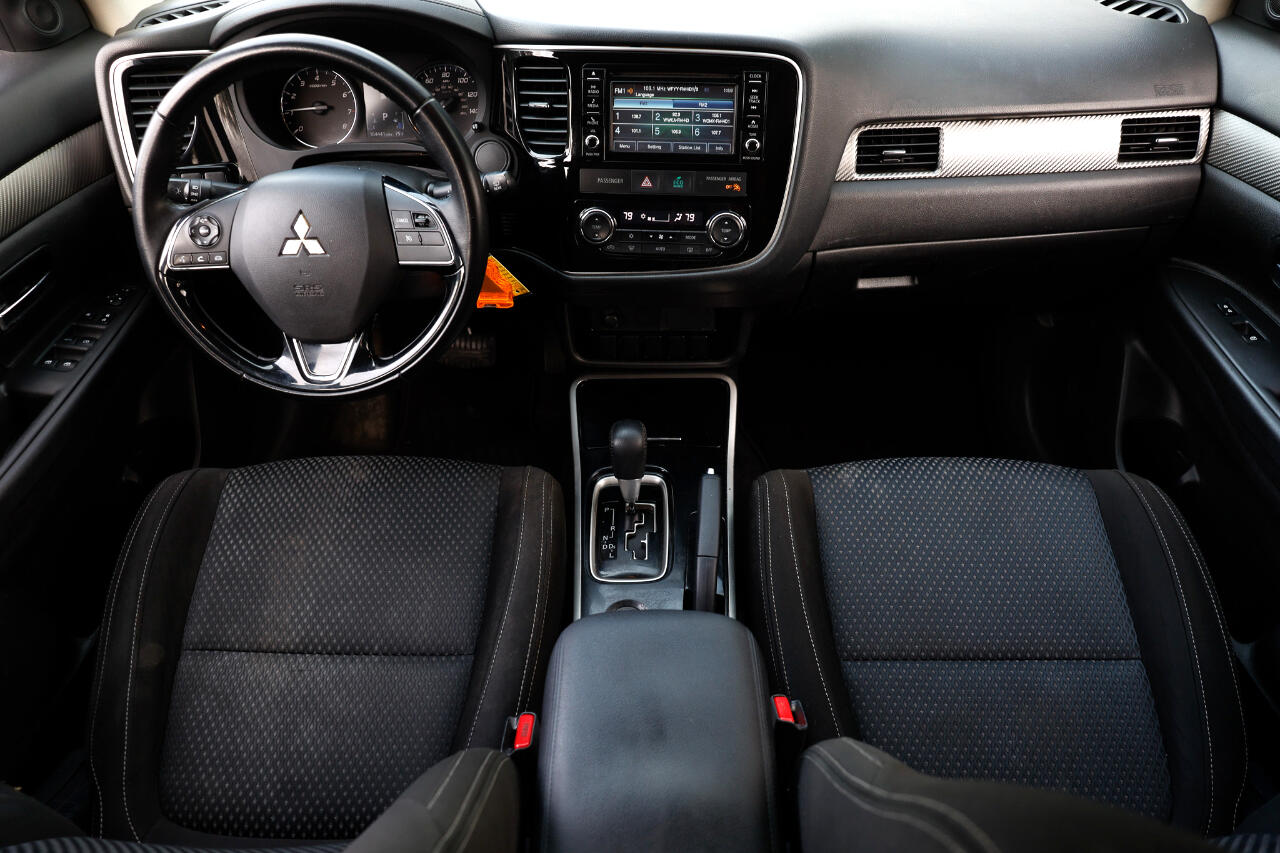 Mitsubishi Outlander  2017