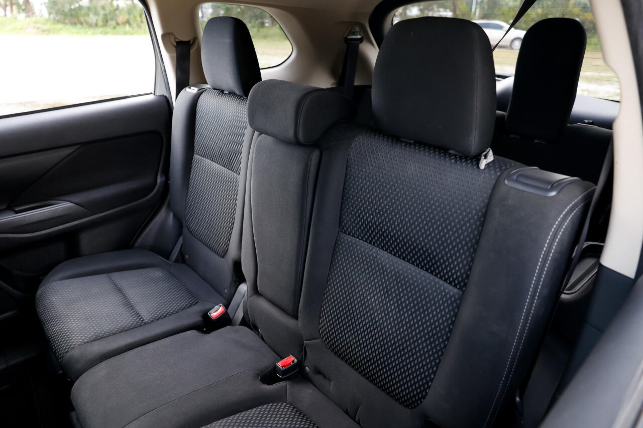 Mitsubishi Outlander  2017