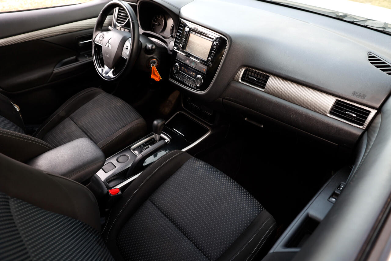 Mitsubishi Outlander  2017