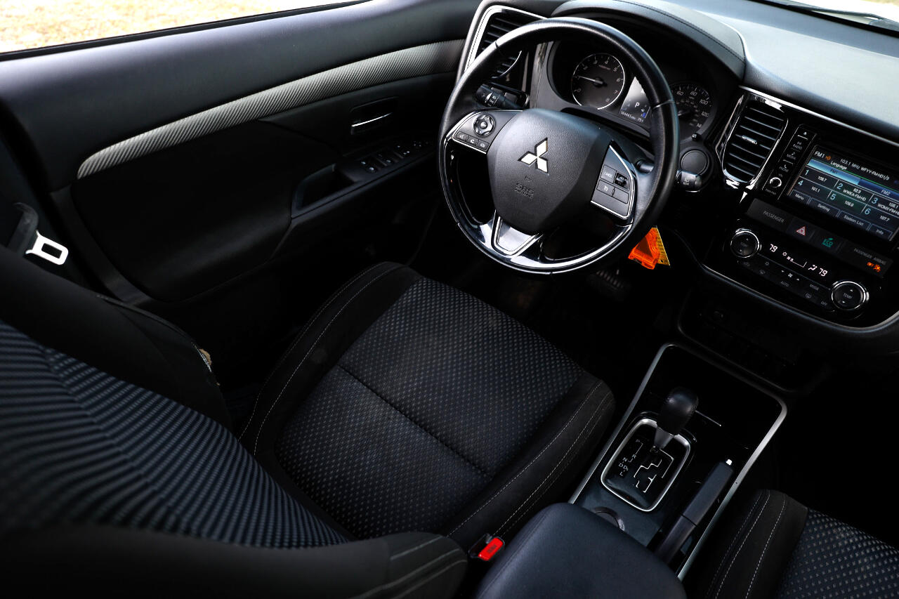 Mitsubishi Outlander  2017