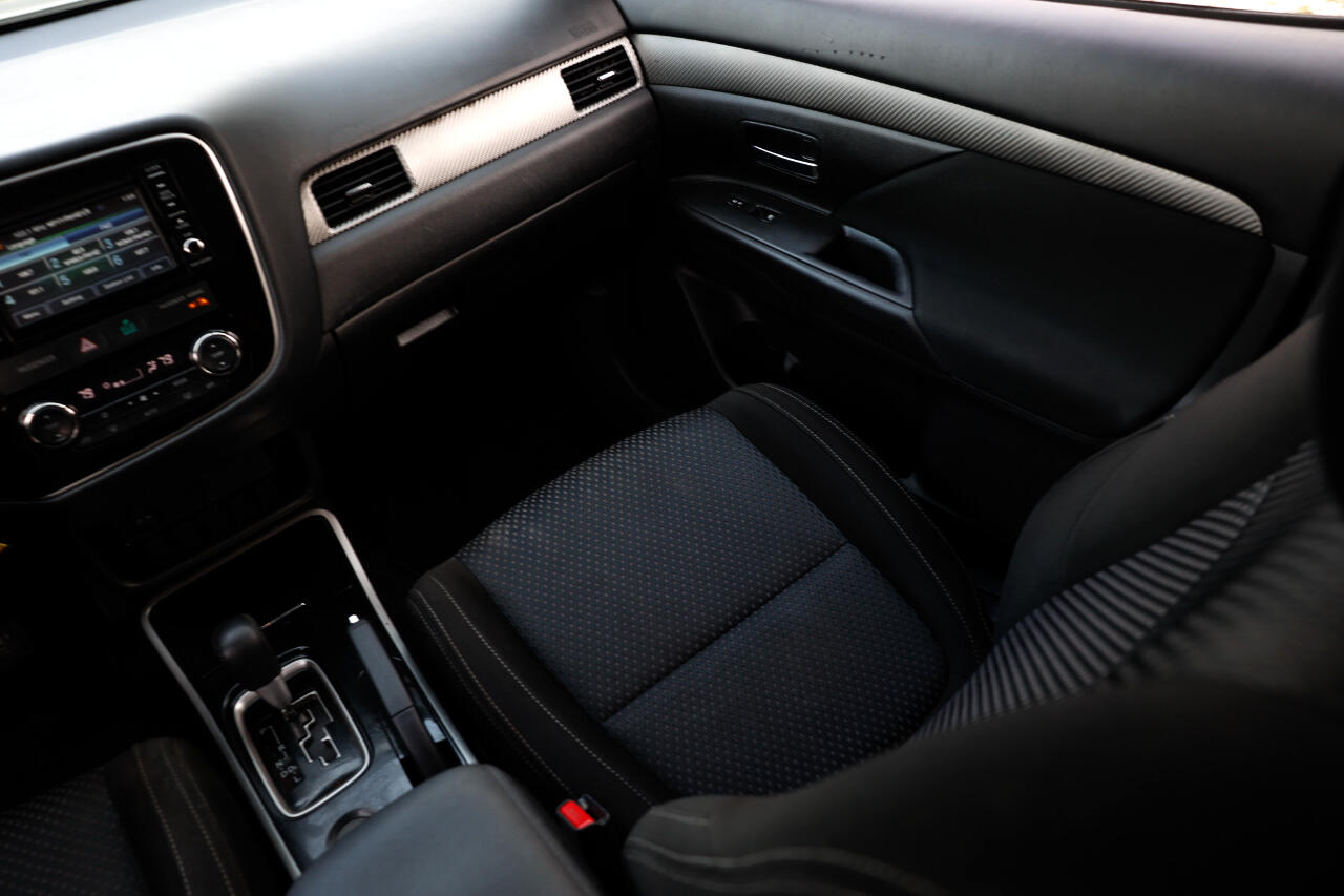 Mitsubishi Outlander  2017