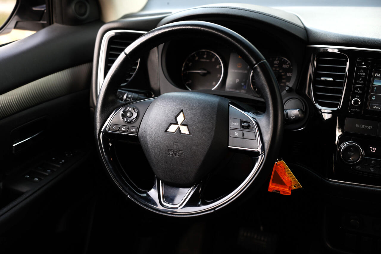 Mitsubishi Outlander  2017