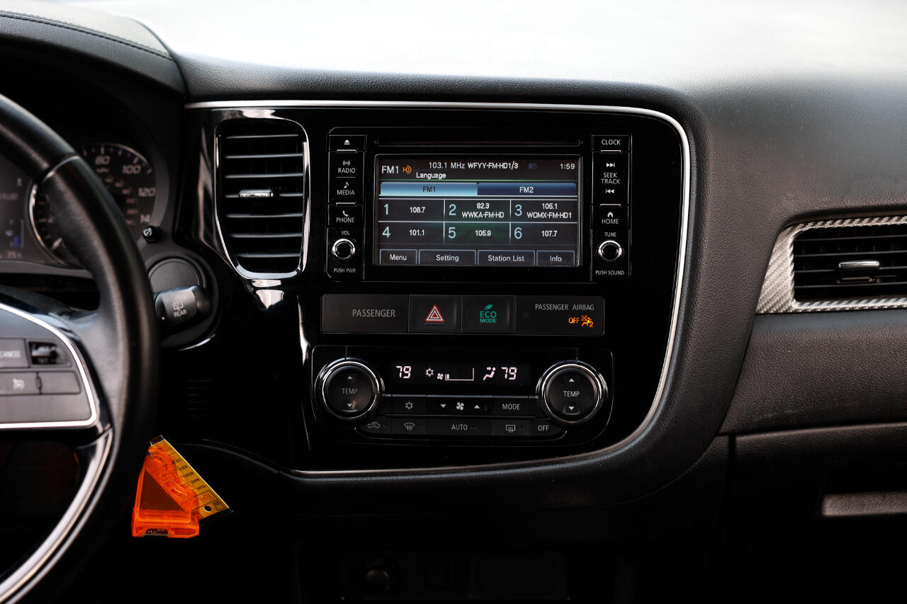 Mitsubishi Outlander  2017