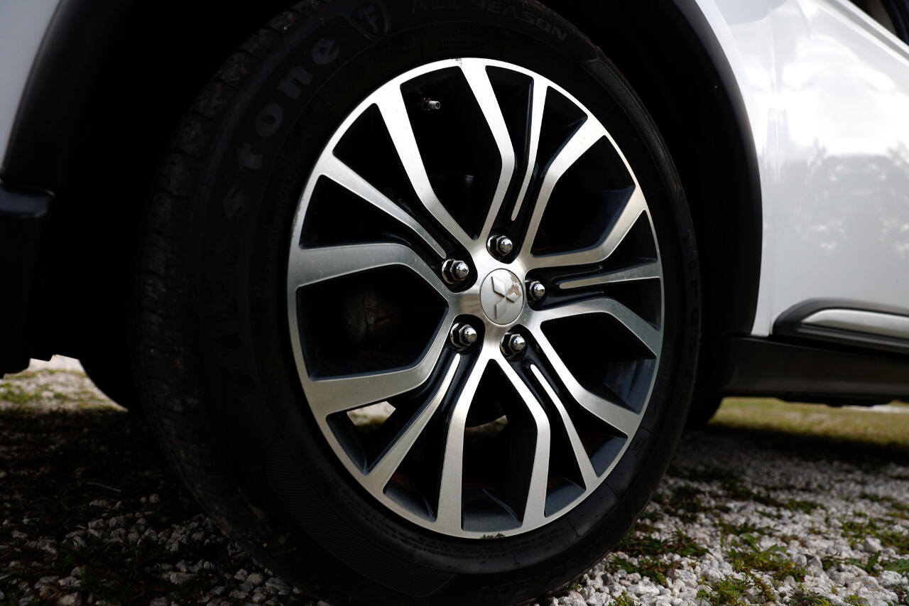 Mitsubishi Outlander  2017