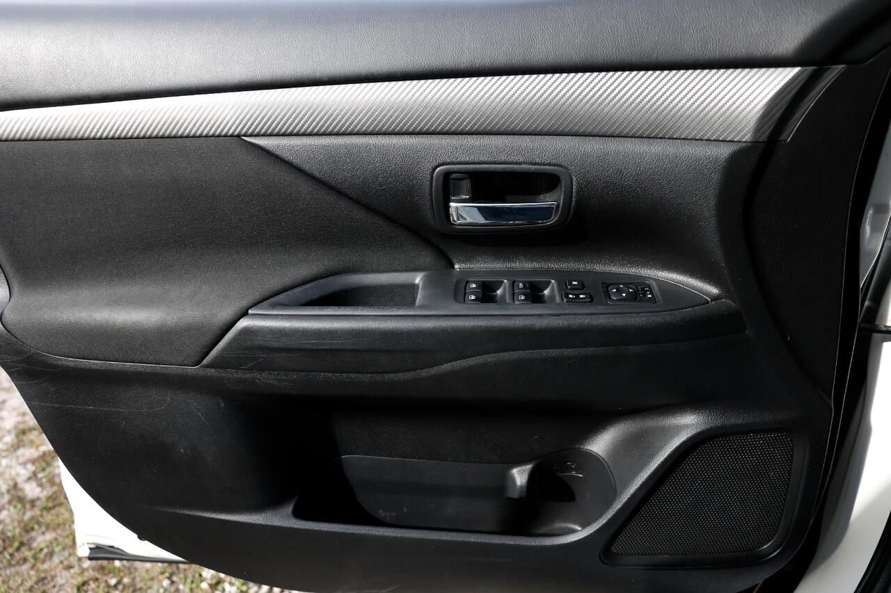 Mitsubishi Outlander  2017