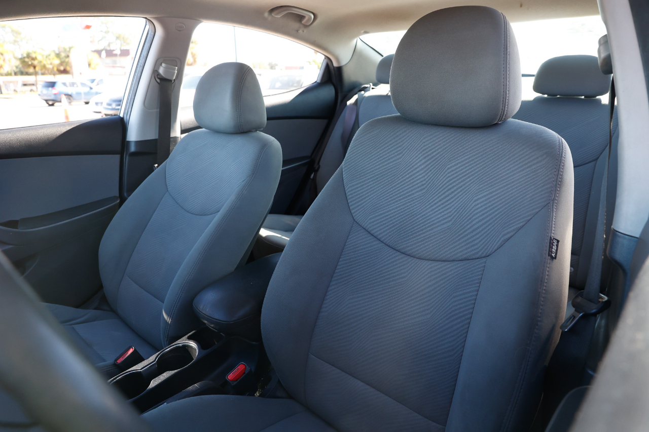 Hyundai Elantra  2013