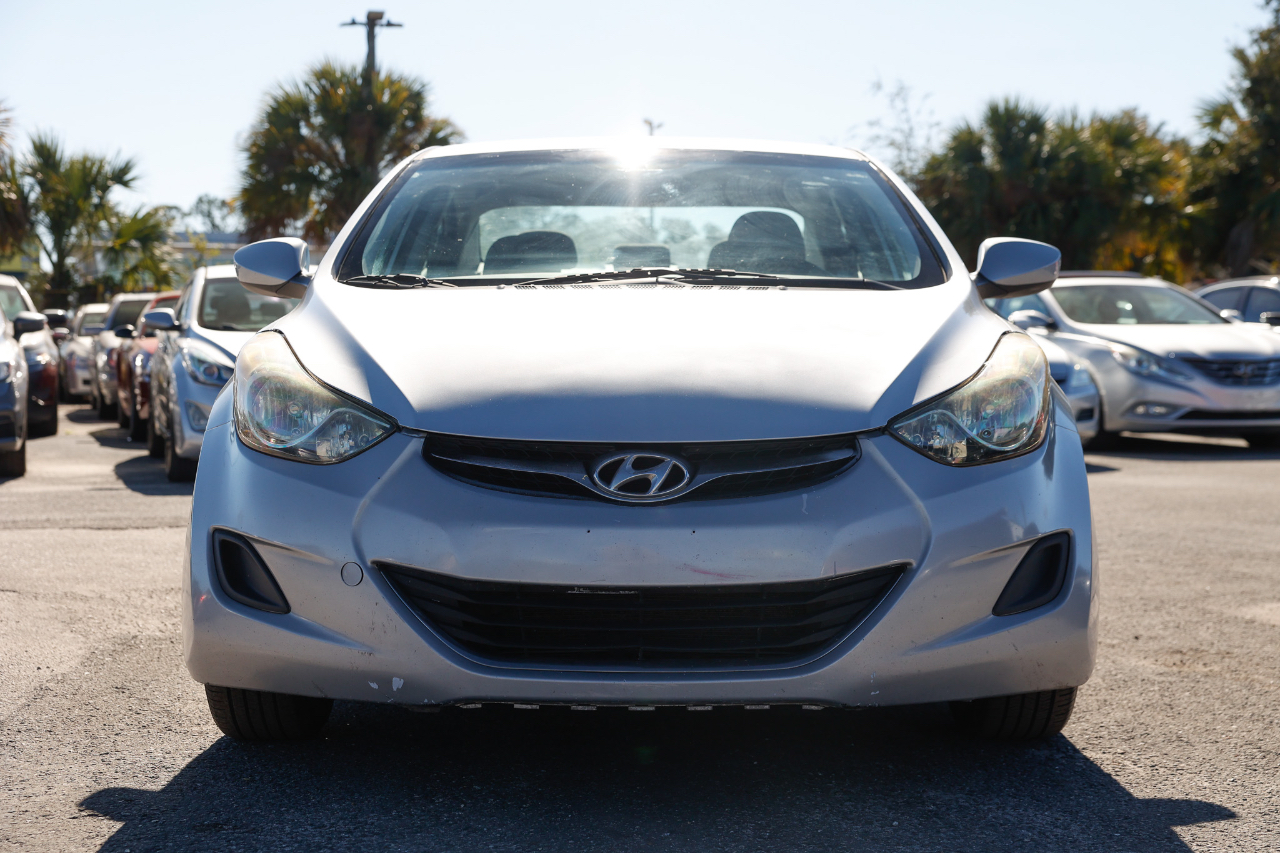 Hyundai Elantra  2013