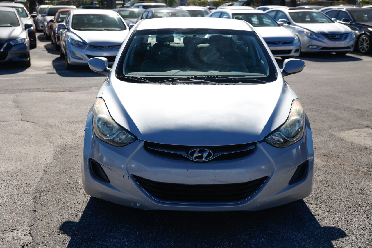 Hyundai Elantra  2013