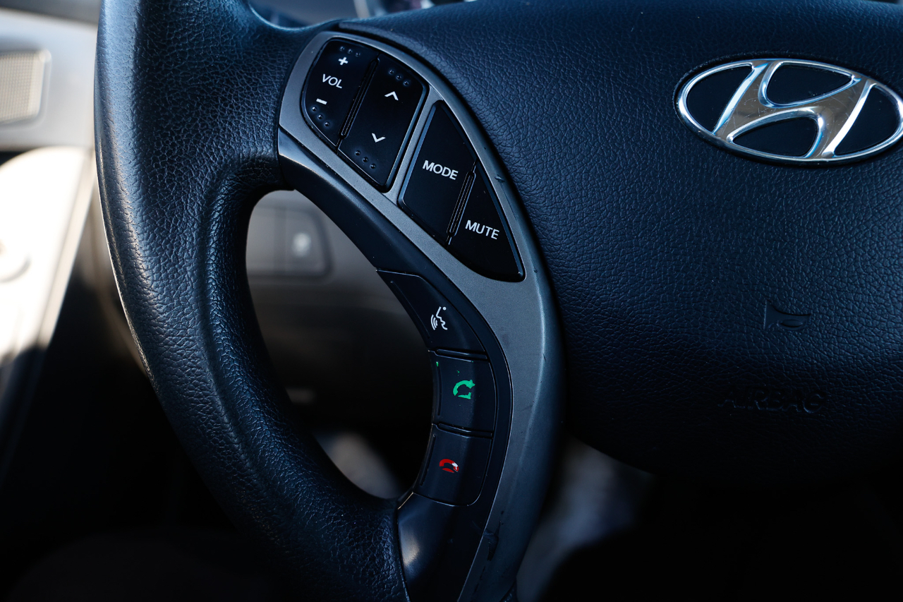 Hyundai Elantra  2013