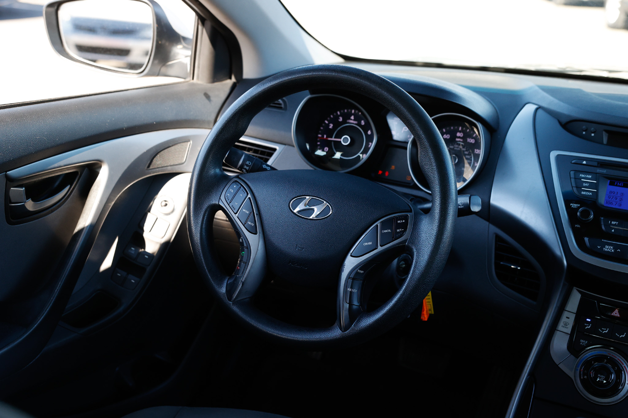 Hyundai Elantra  2013