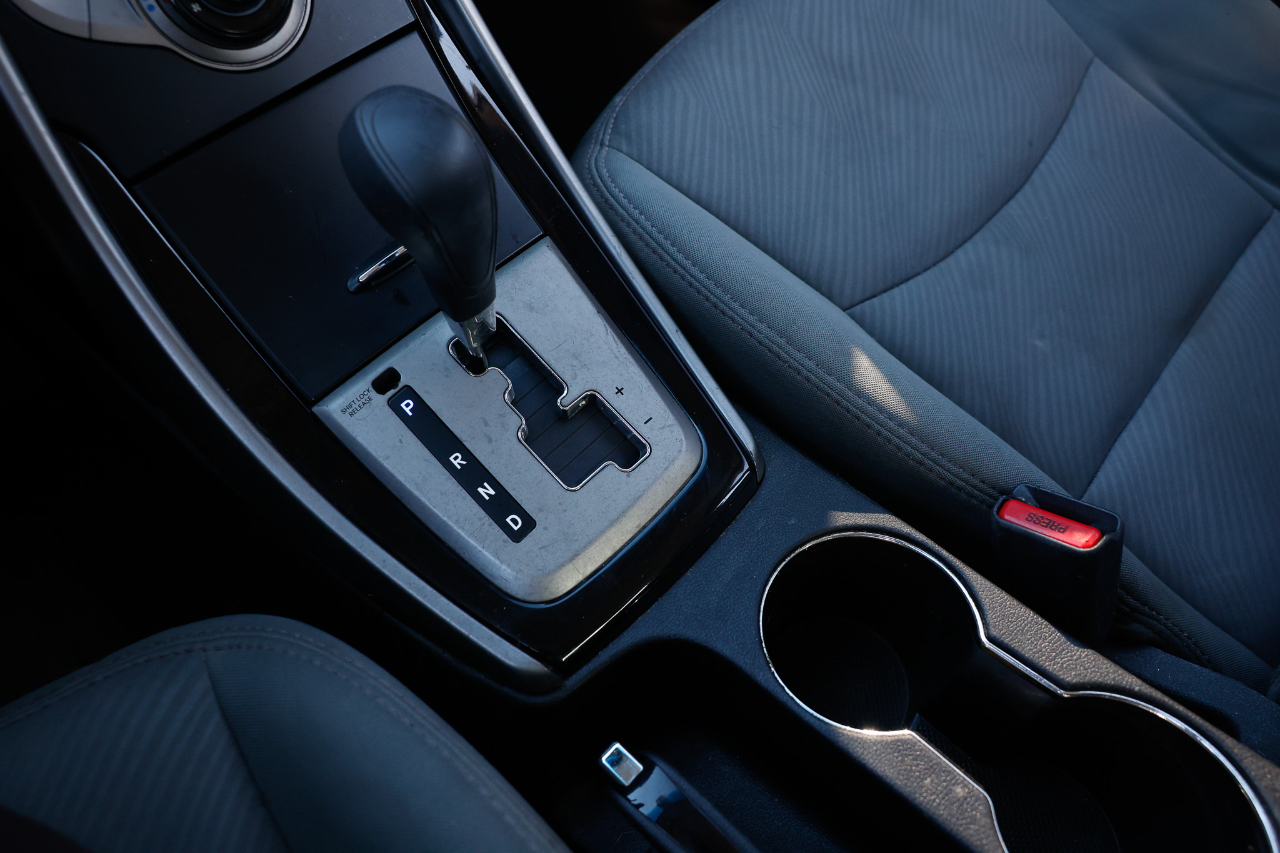 Hyundai Elantra  2013