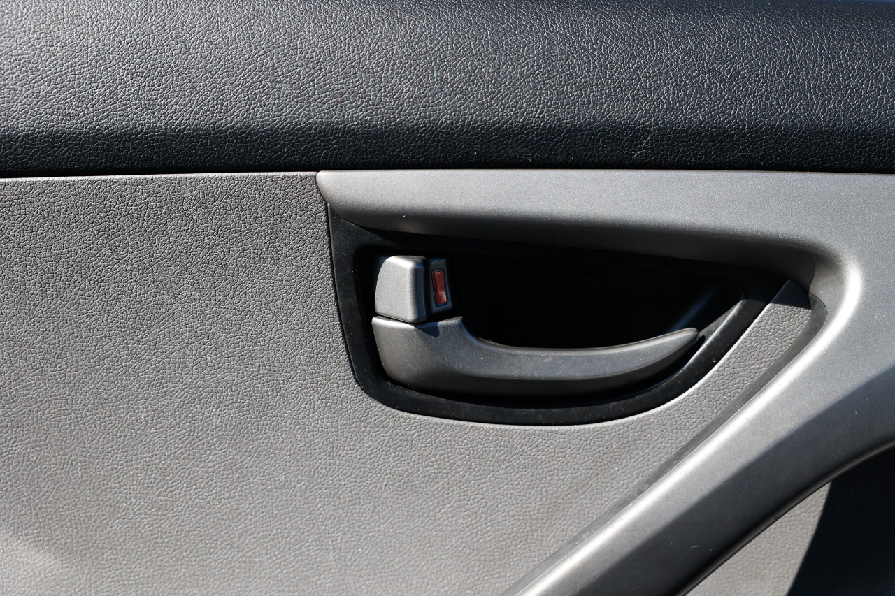 Hyundai Elantra  2013