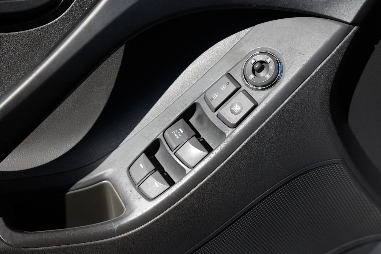 Hyundai Elantra  2013