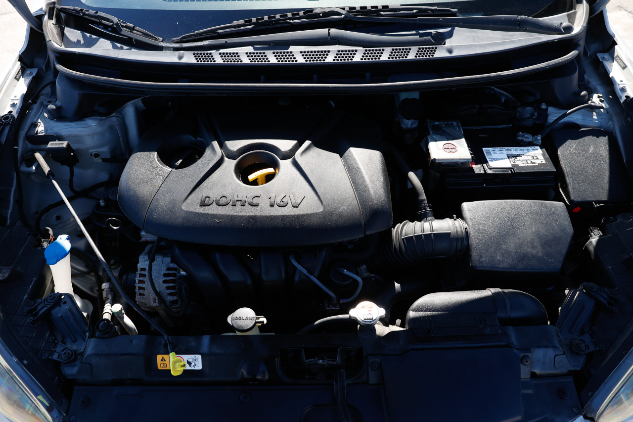 Hyundai Elantra  2013