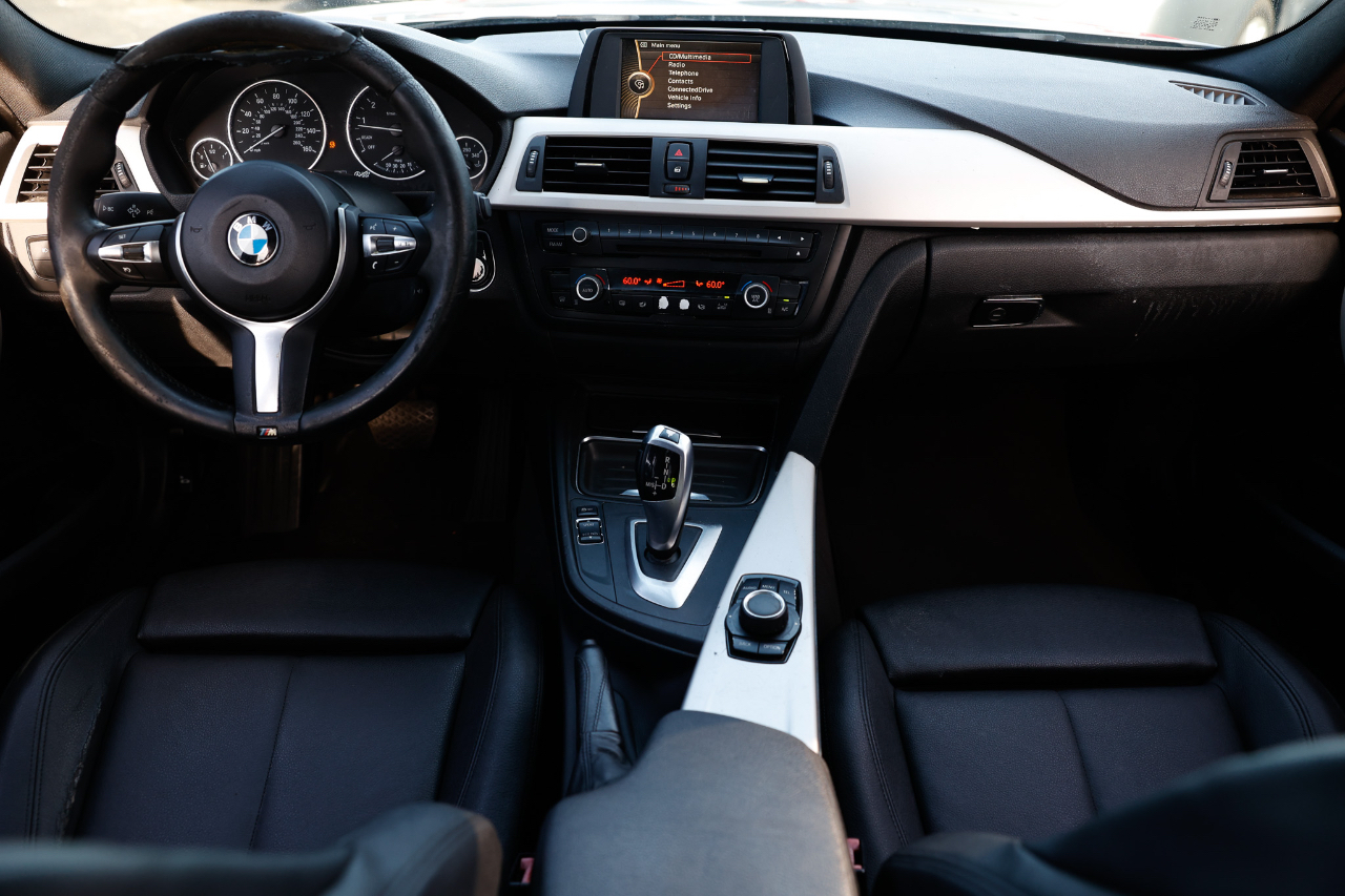 BMW 320i  2013