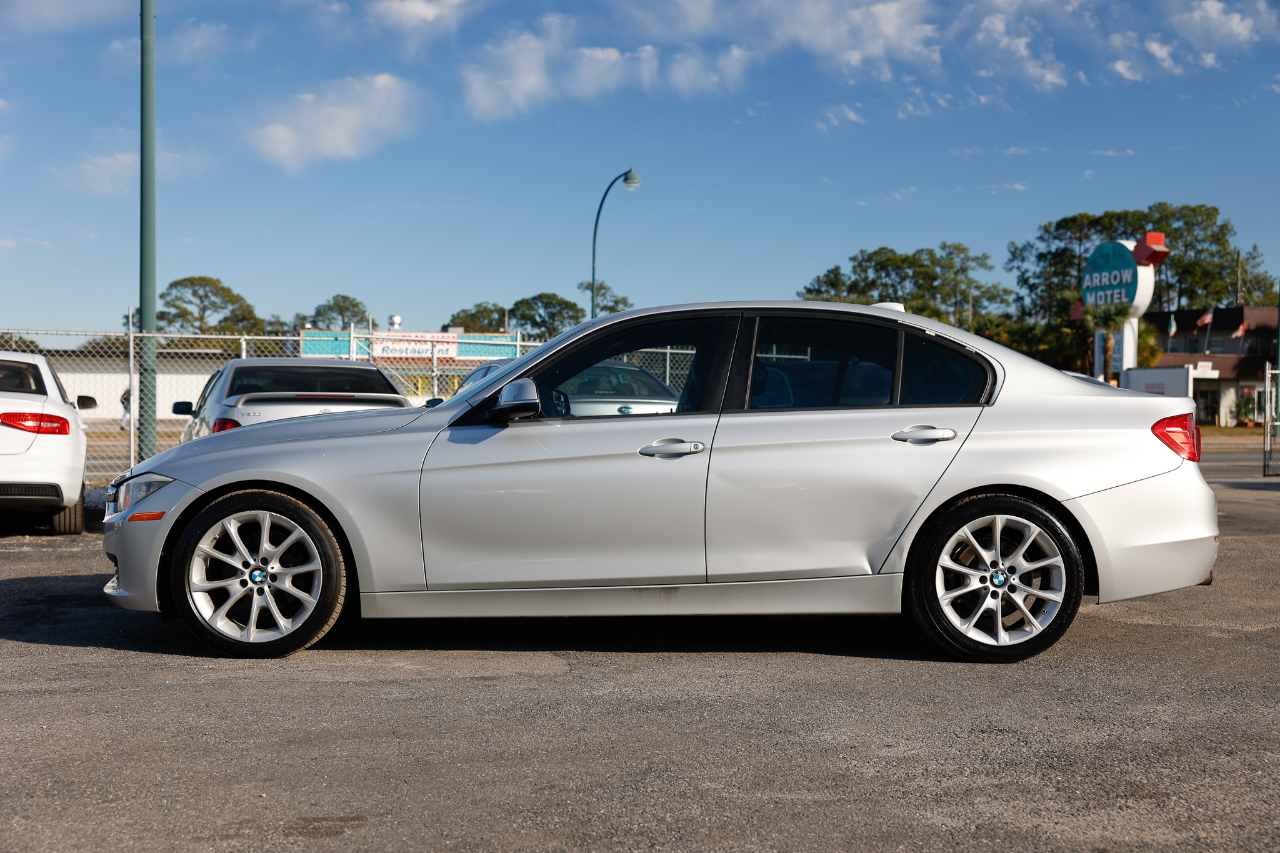 BMW 320i  2013