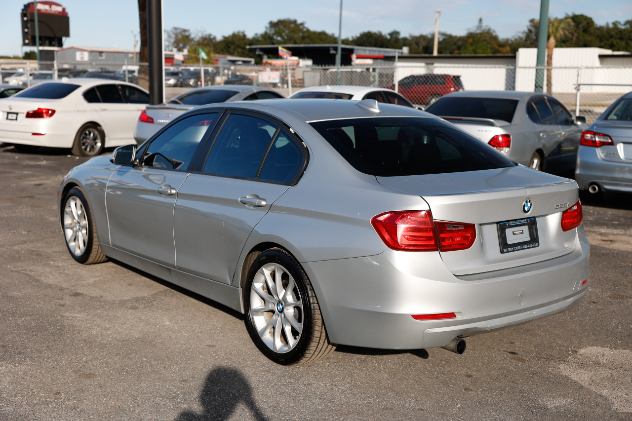BMW 320i  2013