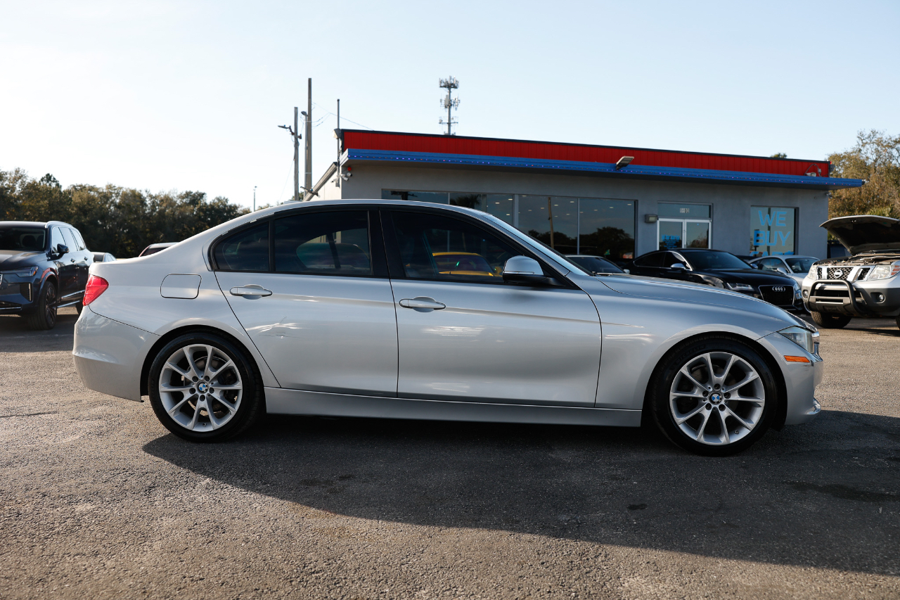 BMW 320i  2013